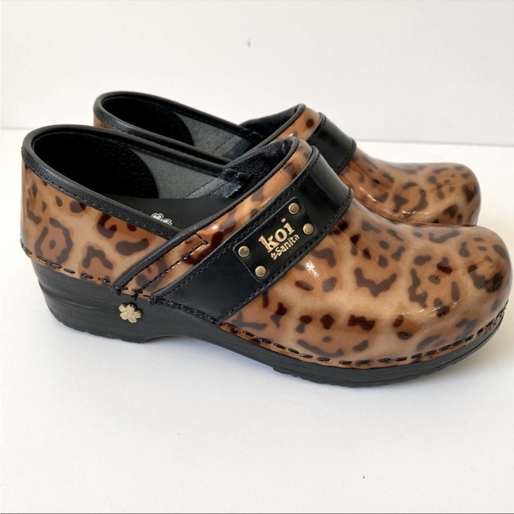 Koi By Sanita Lauren Cheetah Leopard NWOB Nurse Clogs size 37 size 7